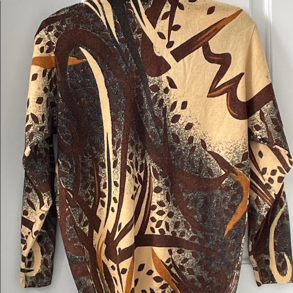 V-Neck Cardigan Front buttons floral +print design - Picture 3 of 16